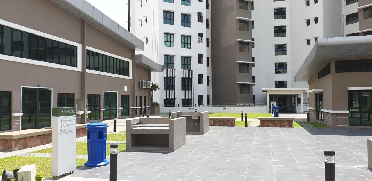 Vistamuslim Homestay Cheras Kültér fotó